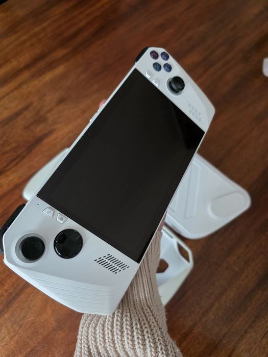 Konsola + obudowa ochronna Asus Rog Ally 512 Gb Z1 Extreme biały