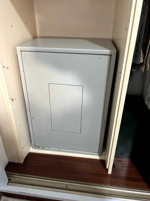 Cofre de ferro vintage segurança em bom estado