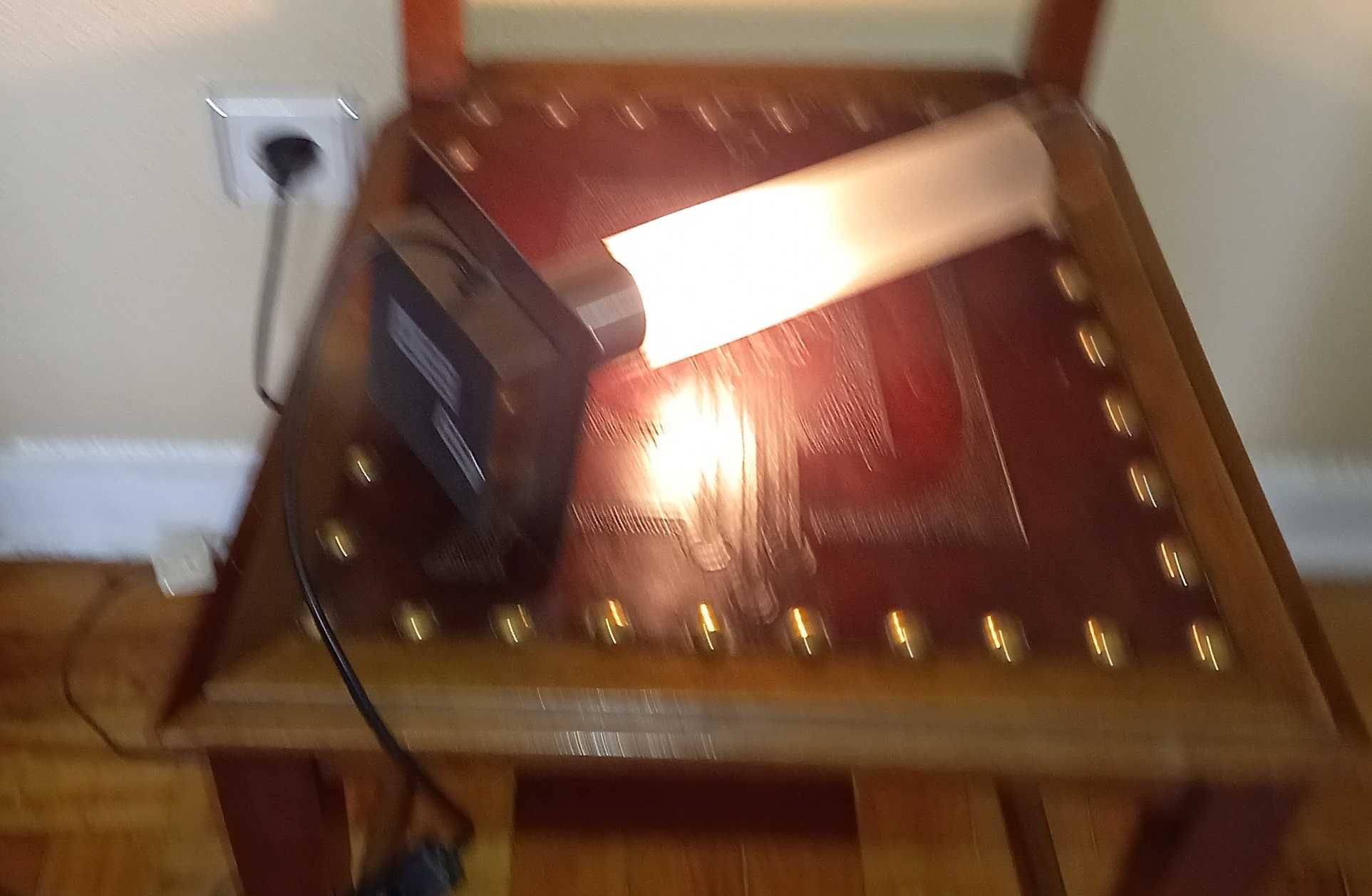 Candeeiro de mesa