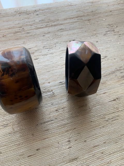 Pulseiras em laca e madrepérola