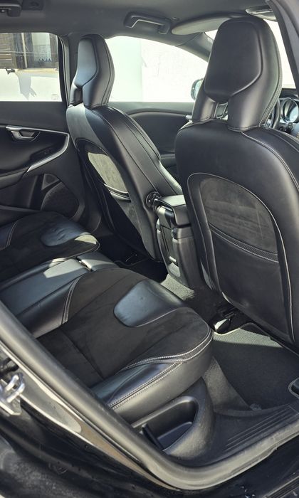 Volvo v40 r-design 190cv