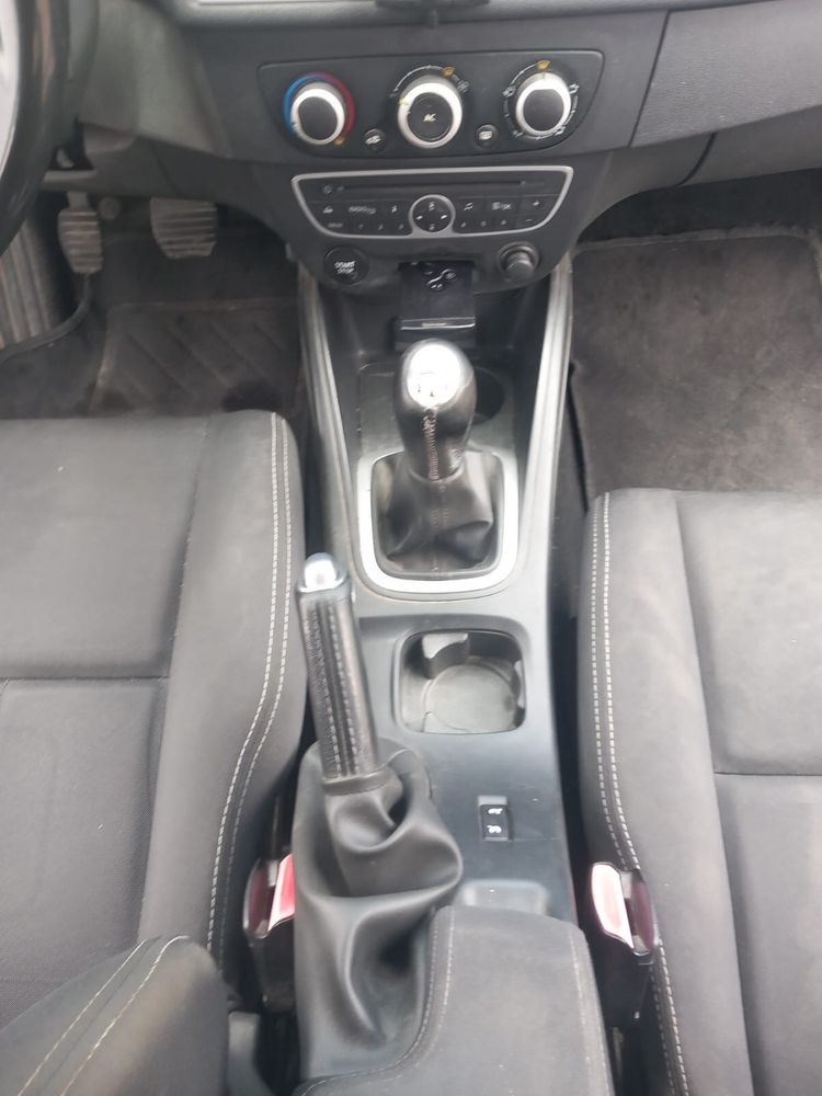 Troco Renault Megane por Comercial 3 Lugares
