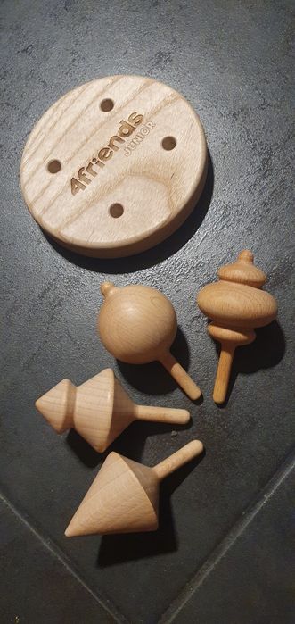 Дзиґи дерев'яні, набір з підставкою