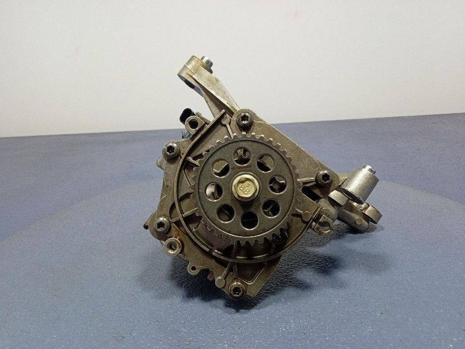 OPEL ASTRA V K CORSA E 1.0 12V TURBO POMPA OLEJU 55494790