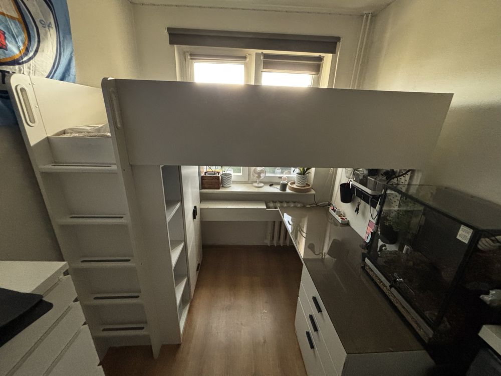 Sprzedam łóżko  piętrowe z biurkiem ikea