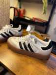 Adidas Originals Women's Sambae (engano no tamanho)