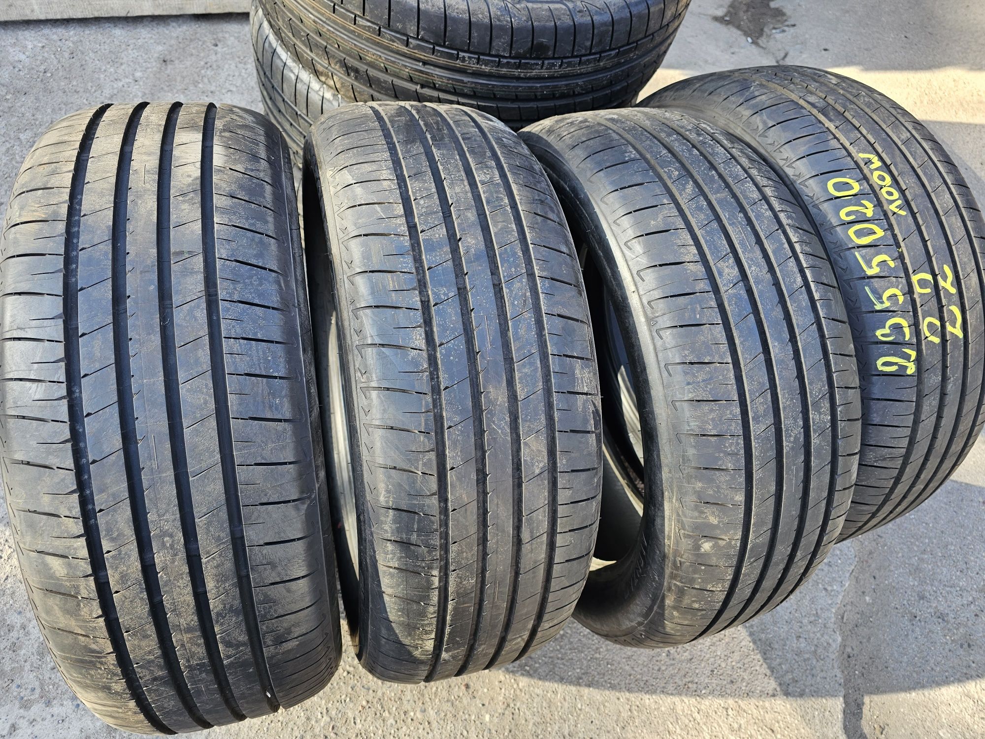 Opony Letnie Nowe Demo R20 235/50-Bridgestone-22Rok