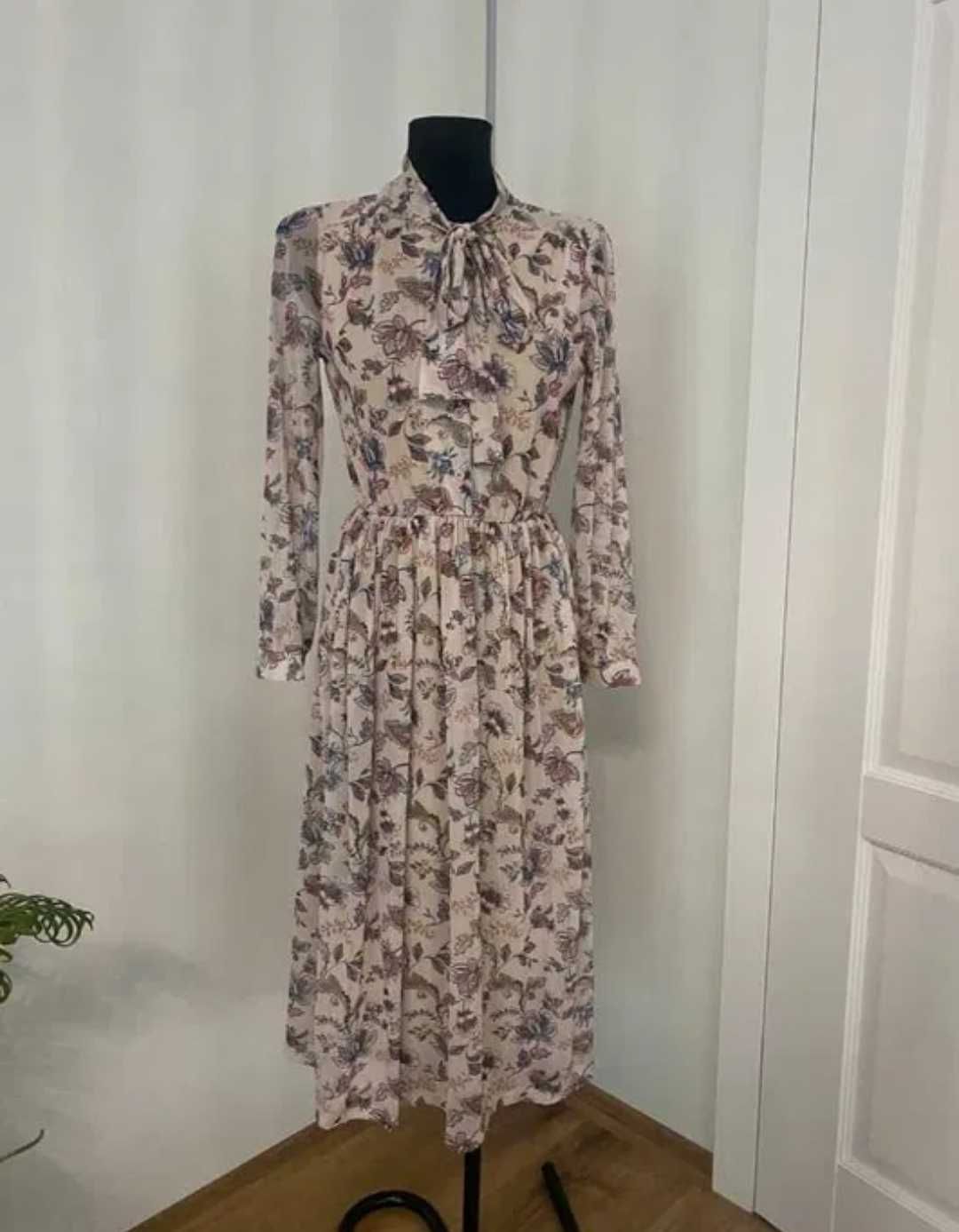 Reserved elegancka długa sukienka w kwiaty L