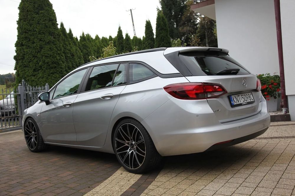 Opel Astra Samochód osobowy Opel Astra