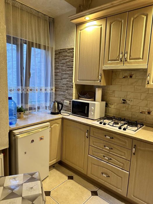 Жд  центр погодинно подобово вул .Шептицьких подобово центр