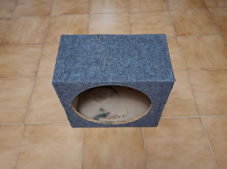 Caixa artesanal para subwoofer de 350 mm
