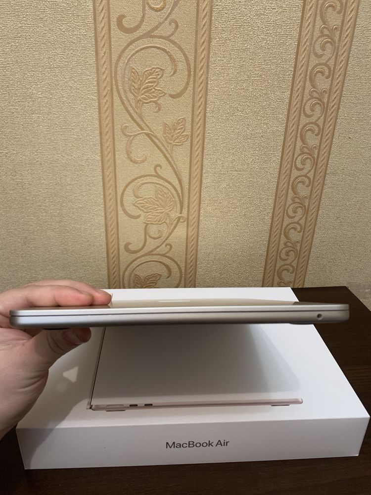Гарний!Macbook Air 13” M2 8/256 Акб: 96% Starlight