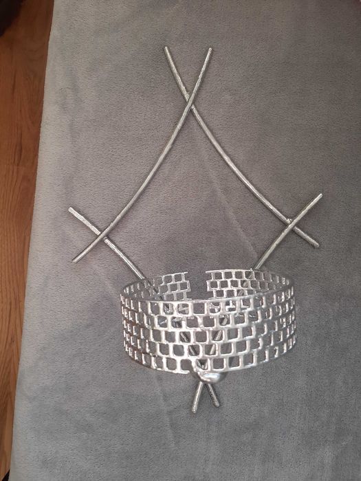 Kwietnik na ścianę