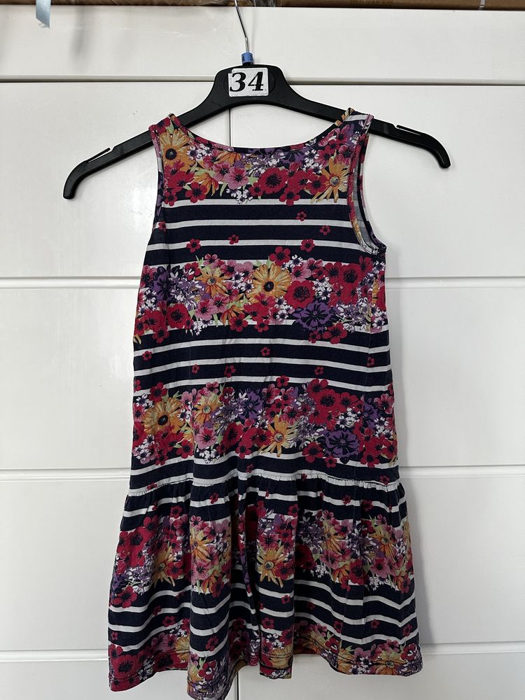 Sukienka w kwiatki Rozmiar 122-128 H&M