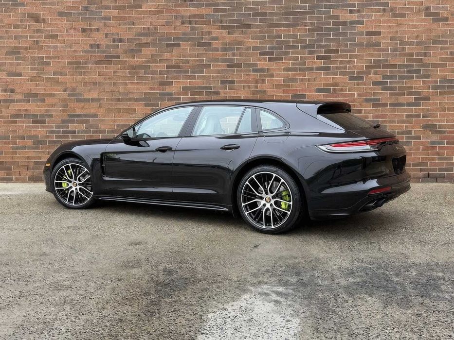 Porsche Panamera 4 Sport Turismo      2022