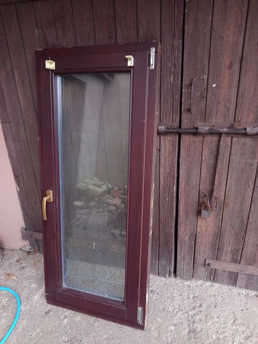 Okno zewnętrzne brązowe dreeniane