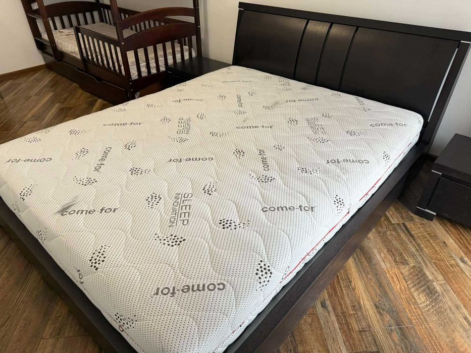 Продам ліжко з тубочками до ліжка та матрасом