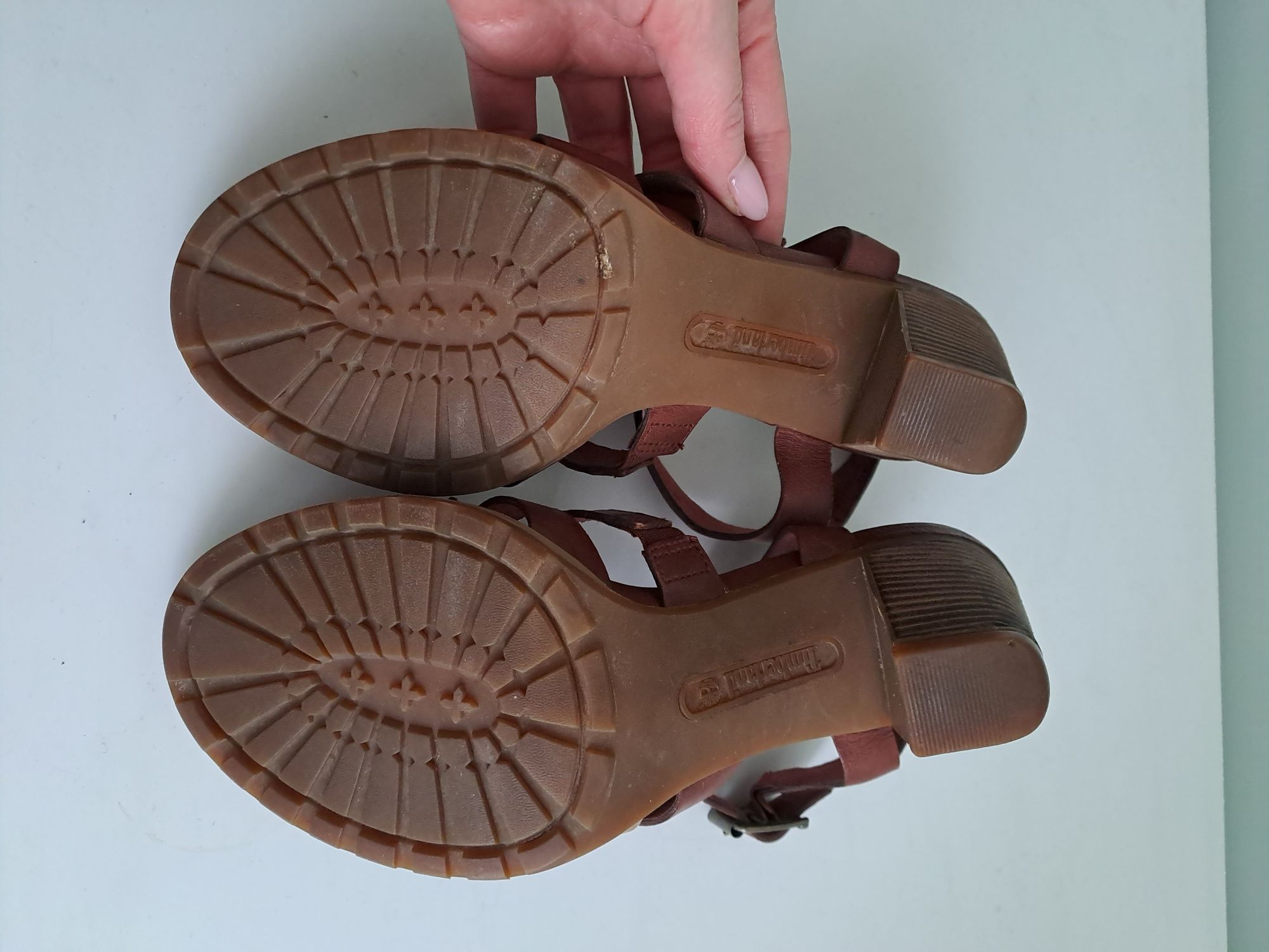 Buty damskie letnie sandaly skórzane brązowe na obcasie  Timberland 37