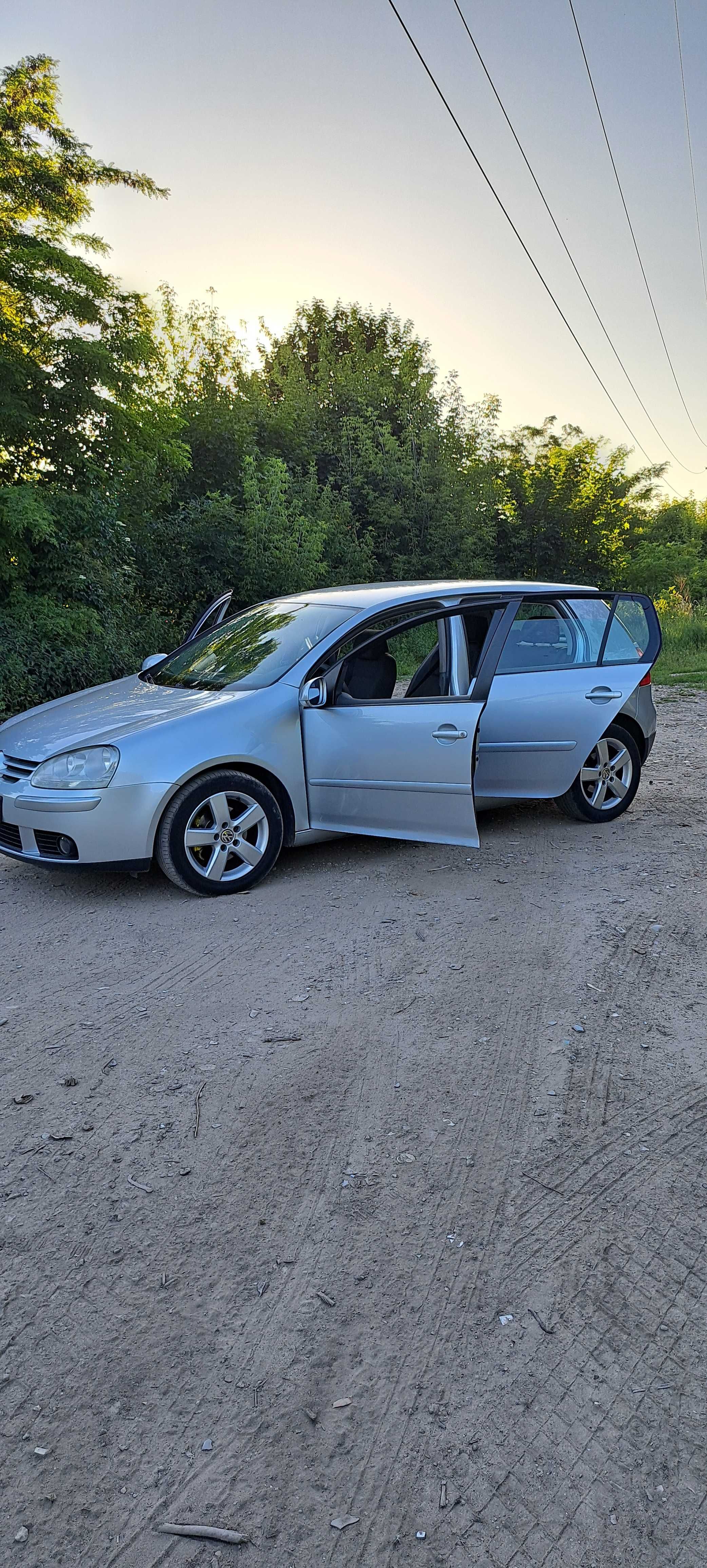 Sprzedam Golfa V 1.6 8v