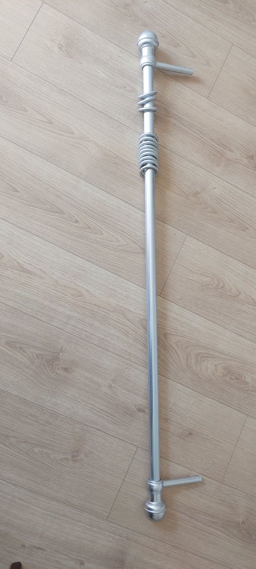 Karnisze sprzedam 130 cm i 410 cm