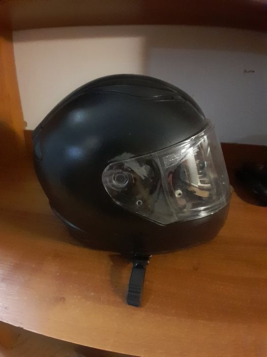Продам мотошлем в харошому стані