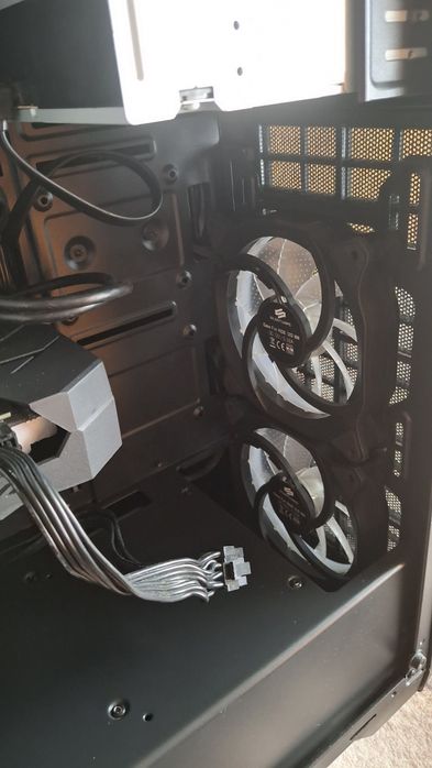 Idealny prezent świąteczny-Komputer stacjonarny Gamingowy