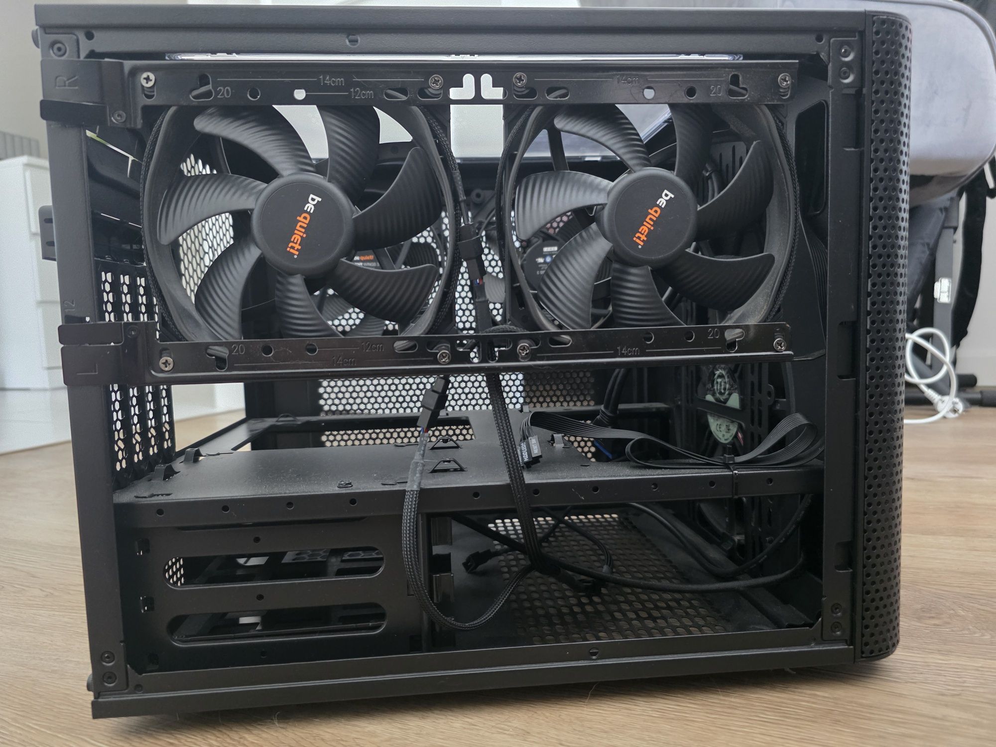 Thermaltake Core V21 - Caixa PC (inclui 4 fans)