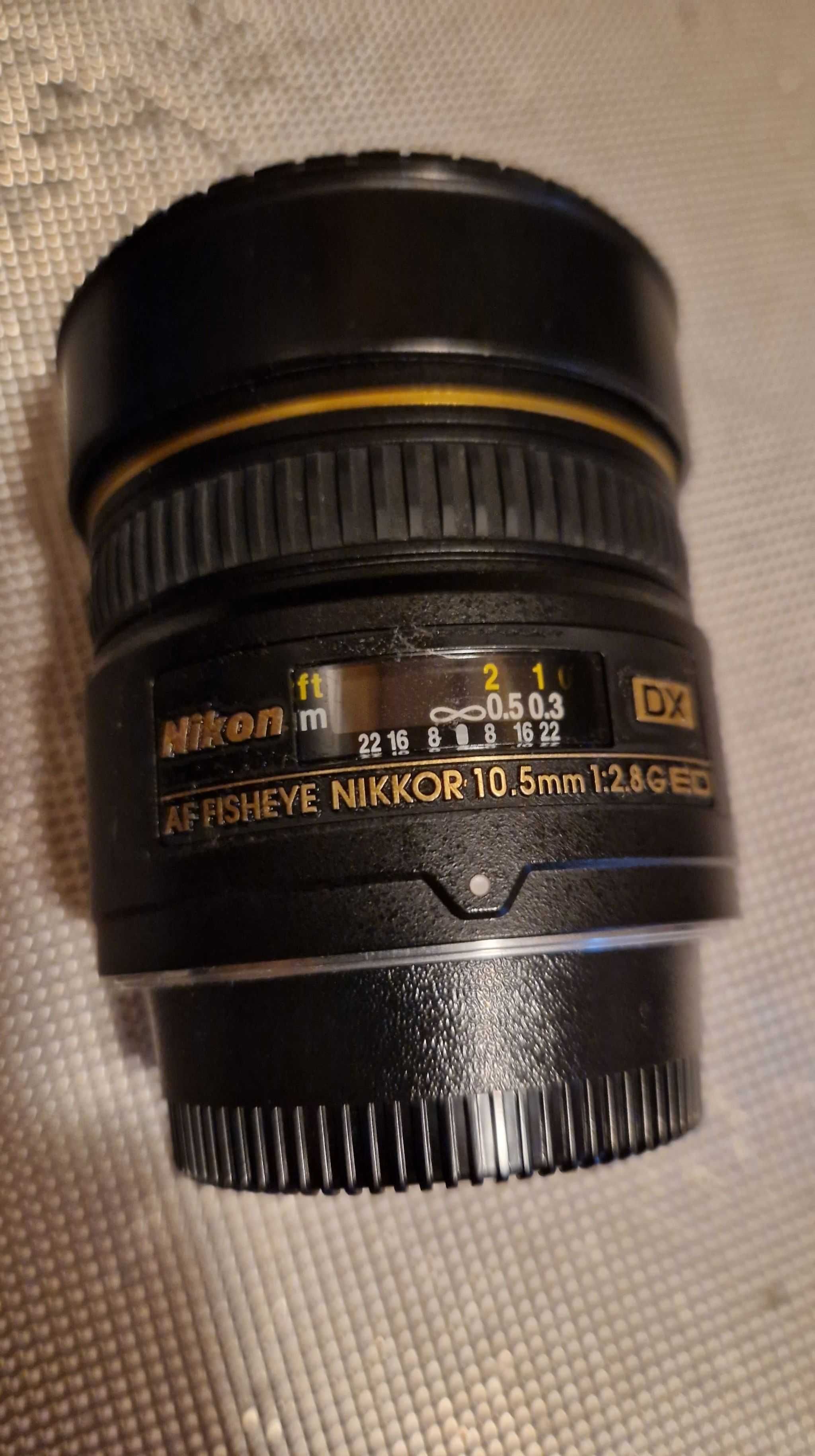 Nikon D300s plus Nikon AF DX 10,5 mm f/2,8