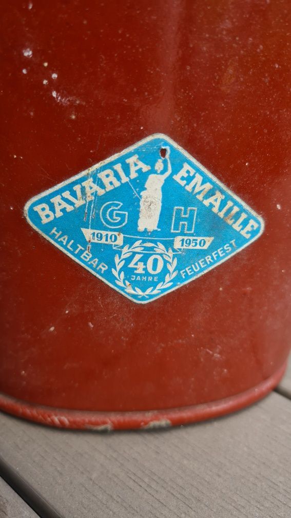 Stara emaliowana butelka, manierka retro