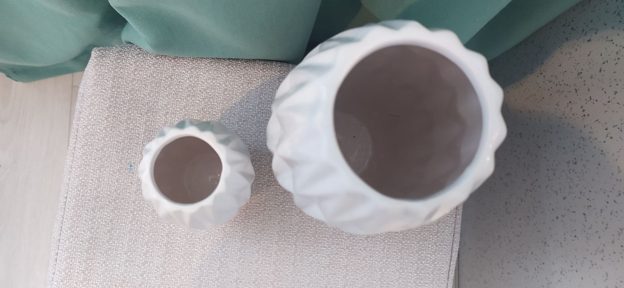 Ceramiczne  białe wazony