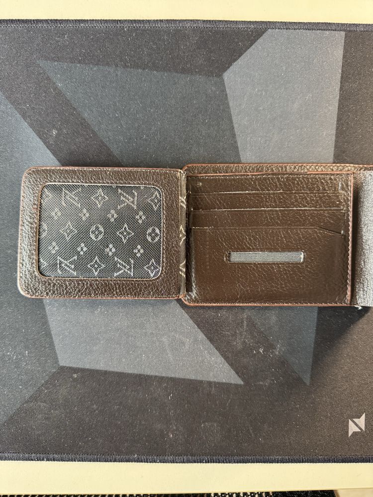 Carteira Louis Vuitton