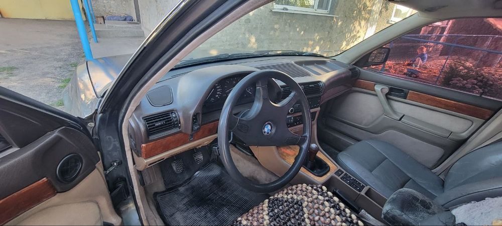 Продам БМВ 735 Е32
