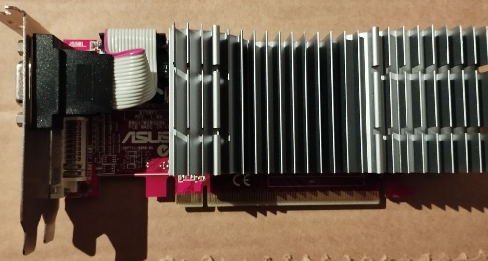 Placa gráfica Radeon HD Silent 4350
Placa de vídeo Radeon