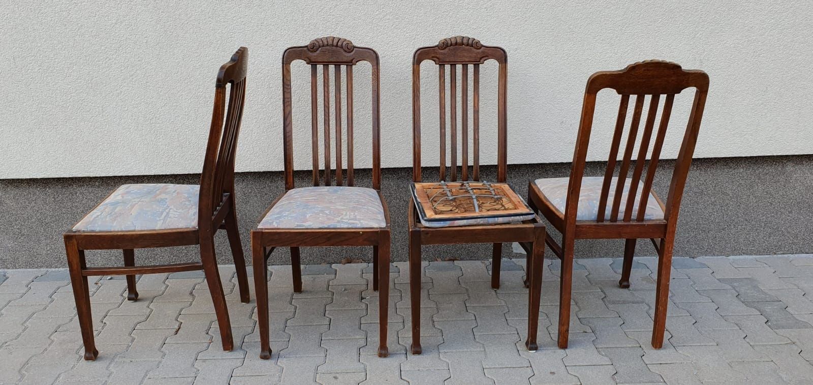 Stół rozkładany plus 4 krzesła