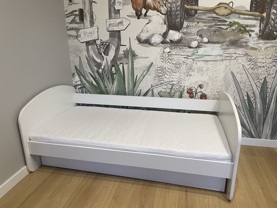 Łóżko dziecięce z wysuwaną szufladą w zestawie z materacem