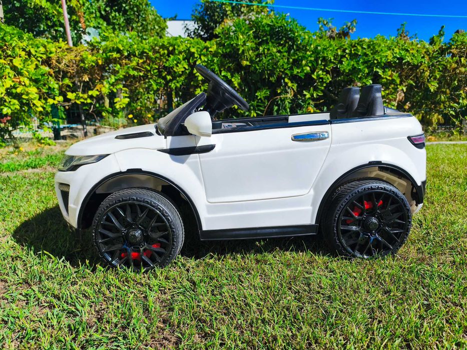 Carro elétrico para crianças com bateria e comando