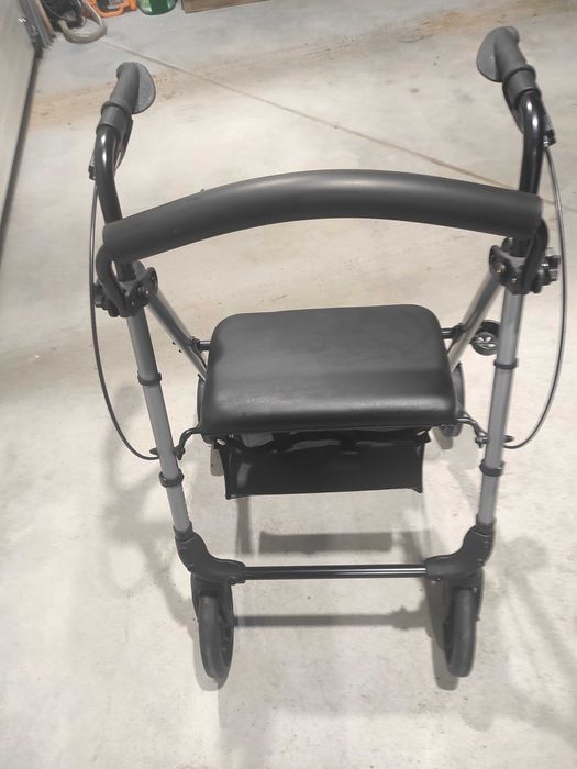 Chodzik,jeździk,czterokołowiec,wózek dla niepełnosprawnej osoby -NOWY