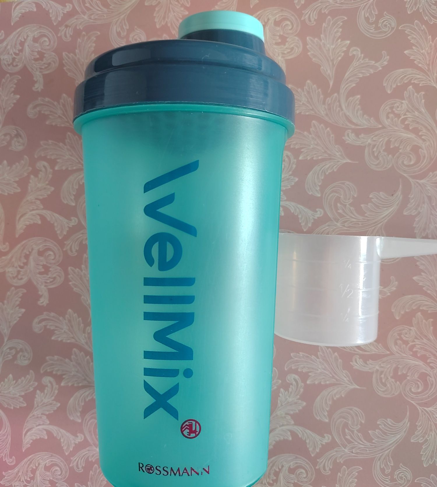 Wellmix shaker do napojów marki Rossmann