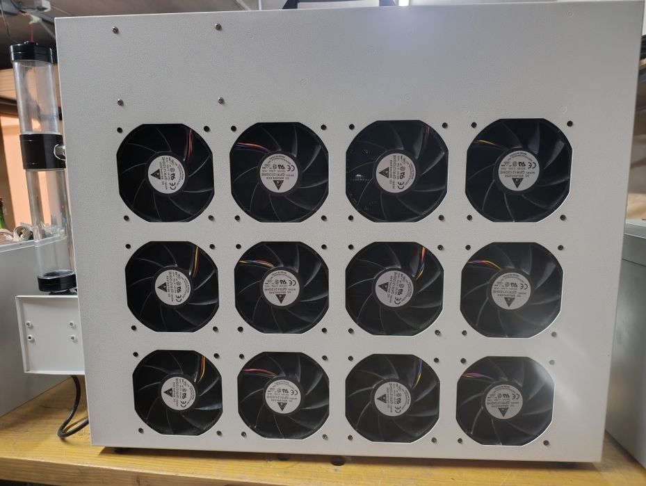Radiador de refrigeração líquida de 12,8 kW até 2 unidades ASIC
