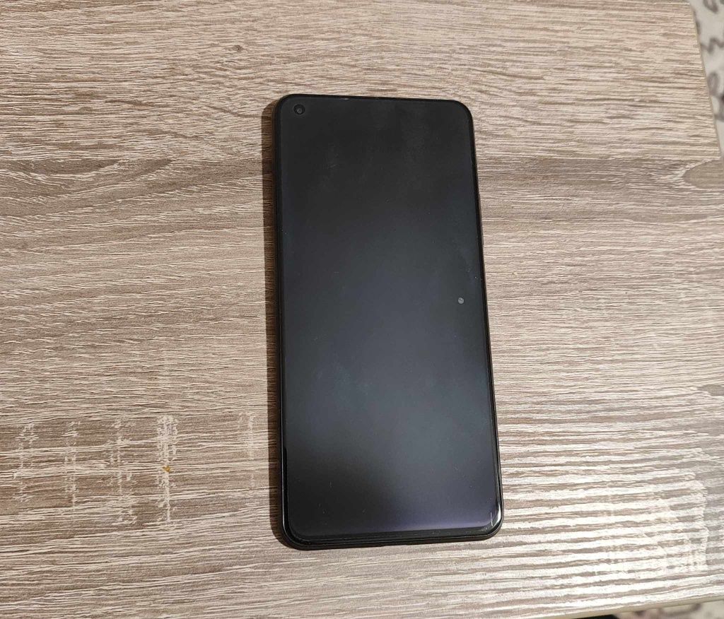 Продам телефон Xiaomi Mi 11 Lite 6/128.