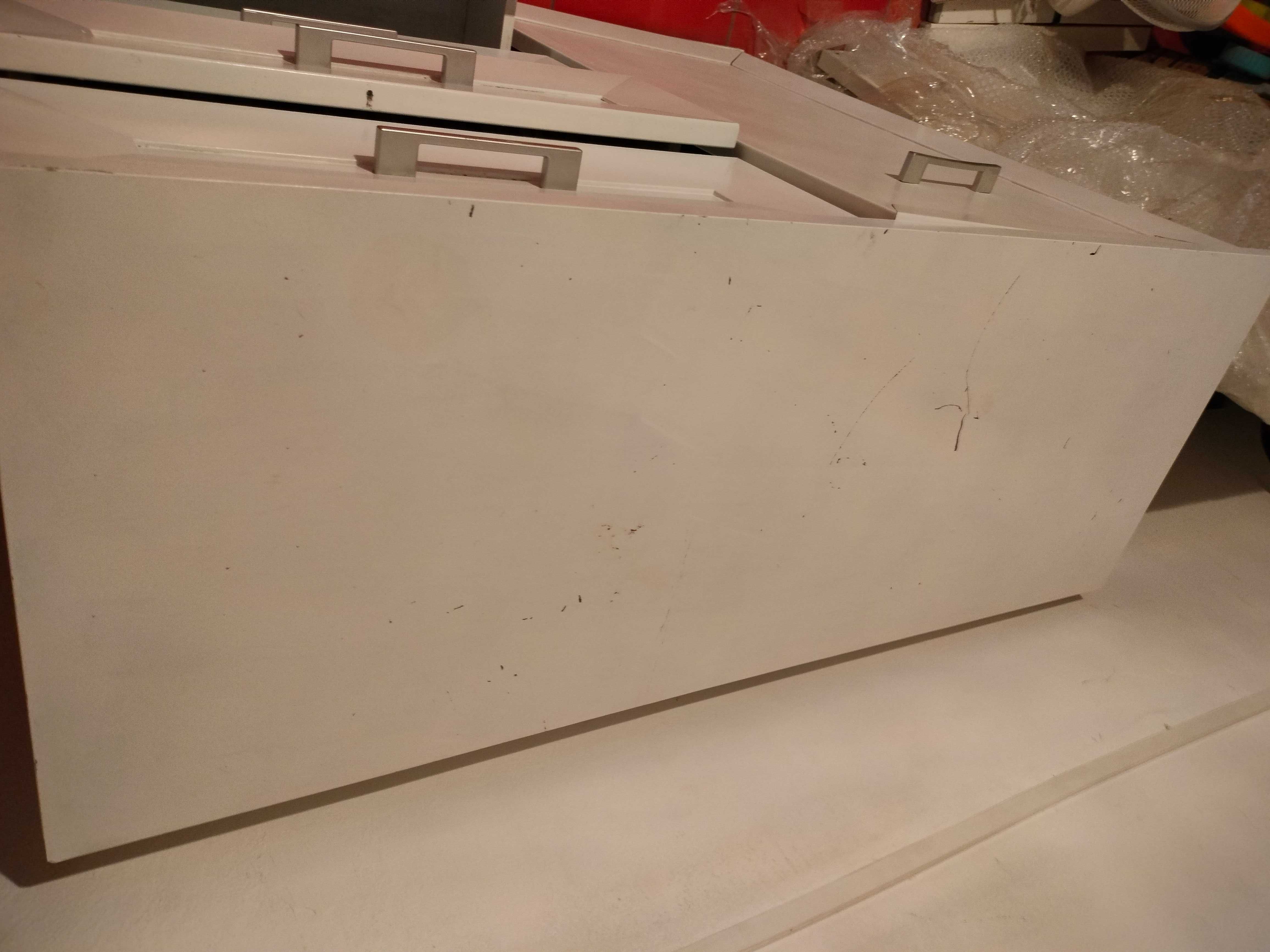 Komoda marki IKEA.