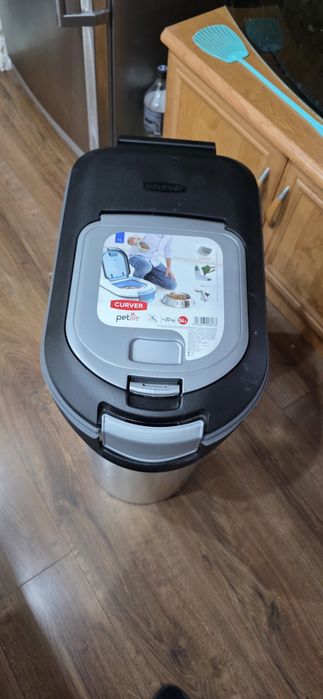 Pojemnik na sucha karme