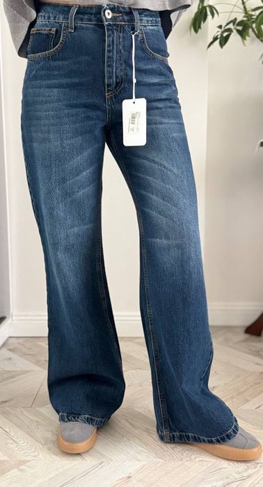 Джинси Kontatto Італія