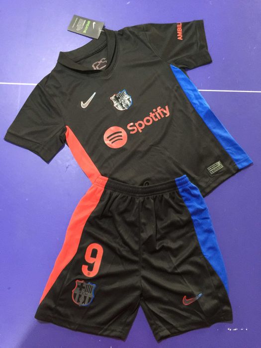 Strój dziecięcy #9 Lewandowski FC Barcelona wyjazdowa R.26