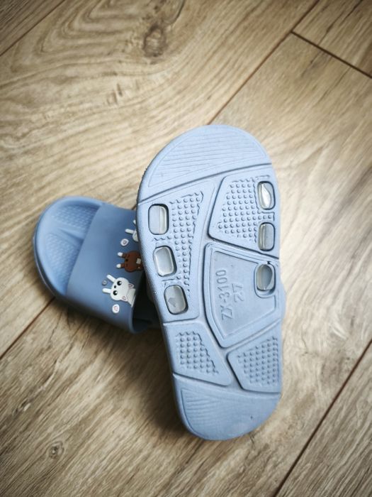 Klapki basenowe/kąpielowe marki Coccodrillo r. 27