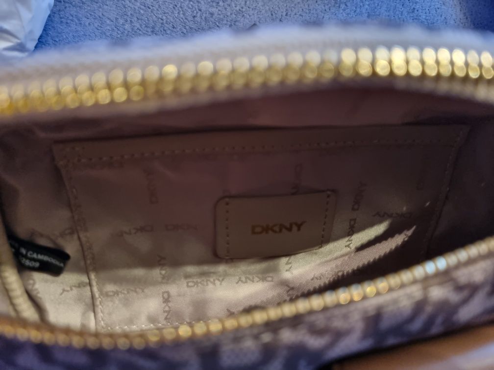 Nowa saszetka DKNY