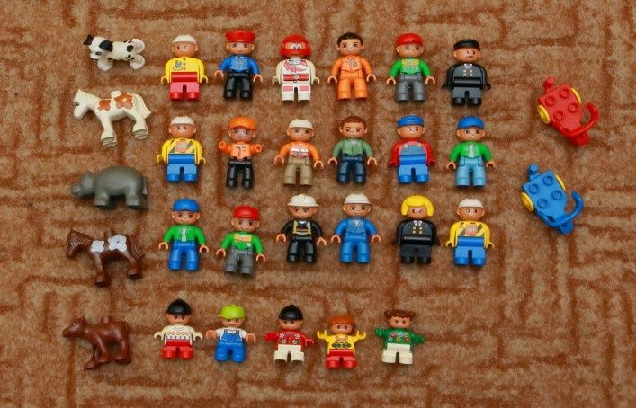 Klocki LEGO Duplo + samochody, ludziki, tory i wiele innych elementów