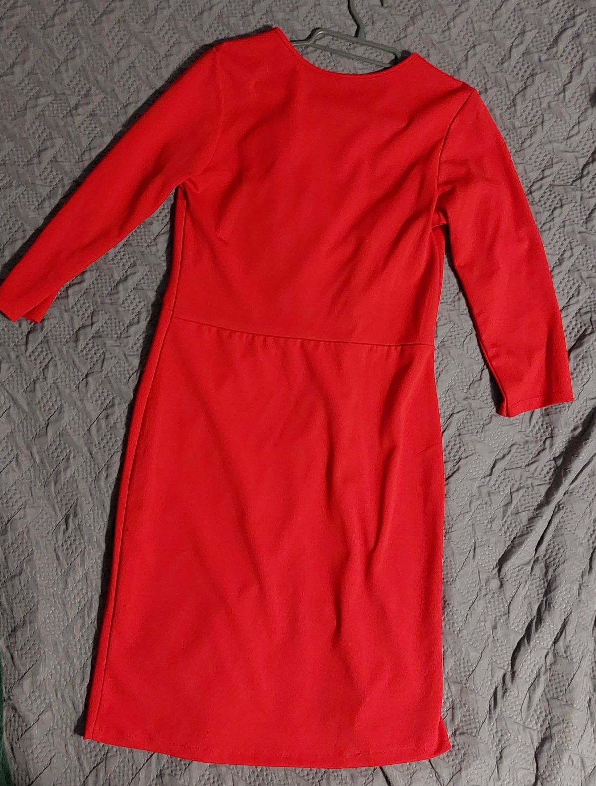 Sukienka czerwona sexy, koktajlowa,na imprezę dekolt r.S,M