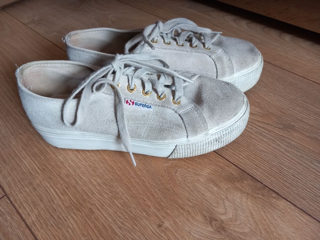 Buty superga na wysokiej podeszwie