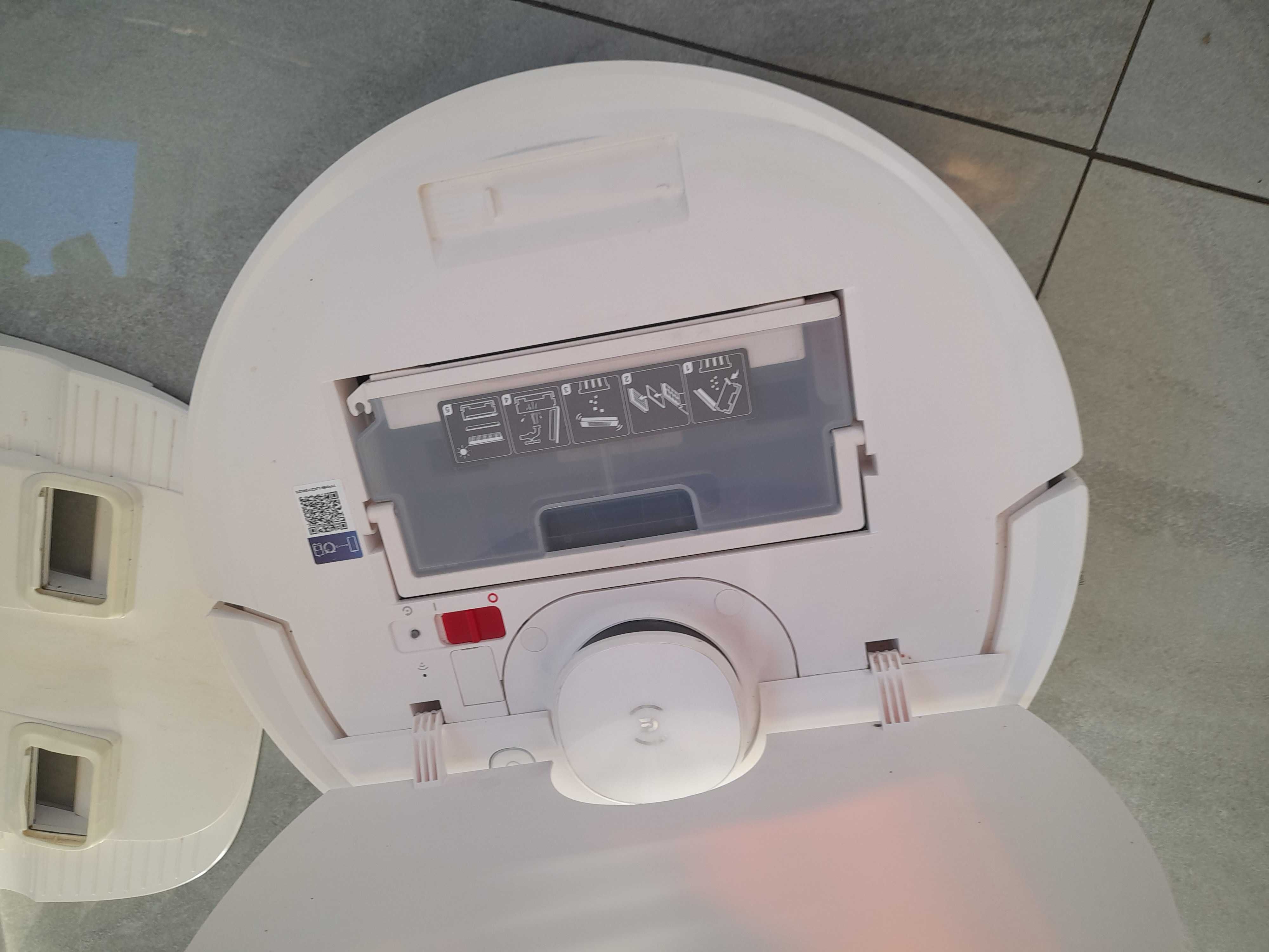 ECOVACS DEEBOT N8 PRO+ robot odkurzający ze stacją ssącą